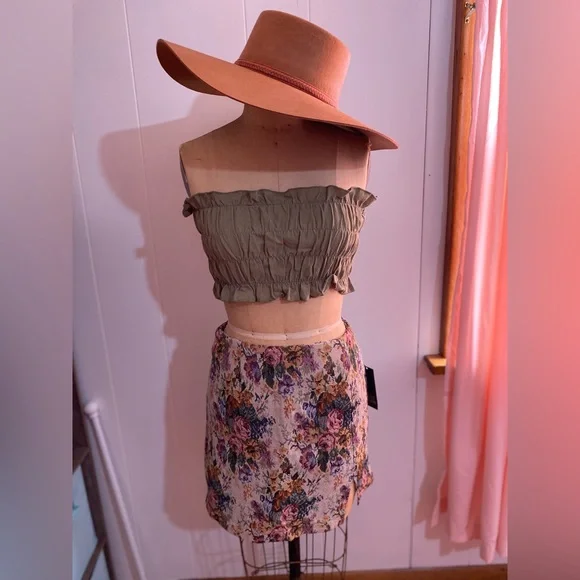 Floral Mini Skirt - Picture 1 of 6